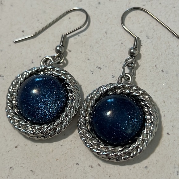 Starry Blue Earrings. - Picture 4 of 4
